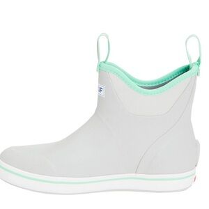 Woman’s XtraTuf Deck Boots NWT